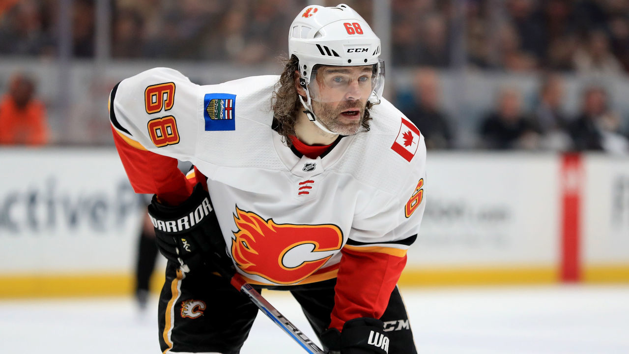 ANAHEIM, CA - DECEMBER 29: Jaromir Jagr #68 of the Calgary Flames looks on during the second period of a game against the Anaheim Ducks at Honda Center on December 29, 2017 in Anaheim, California.