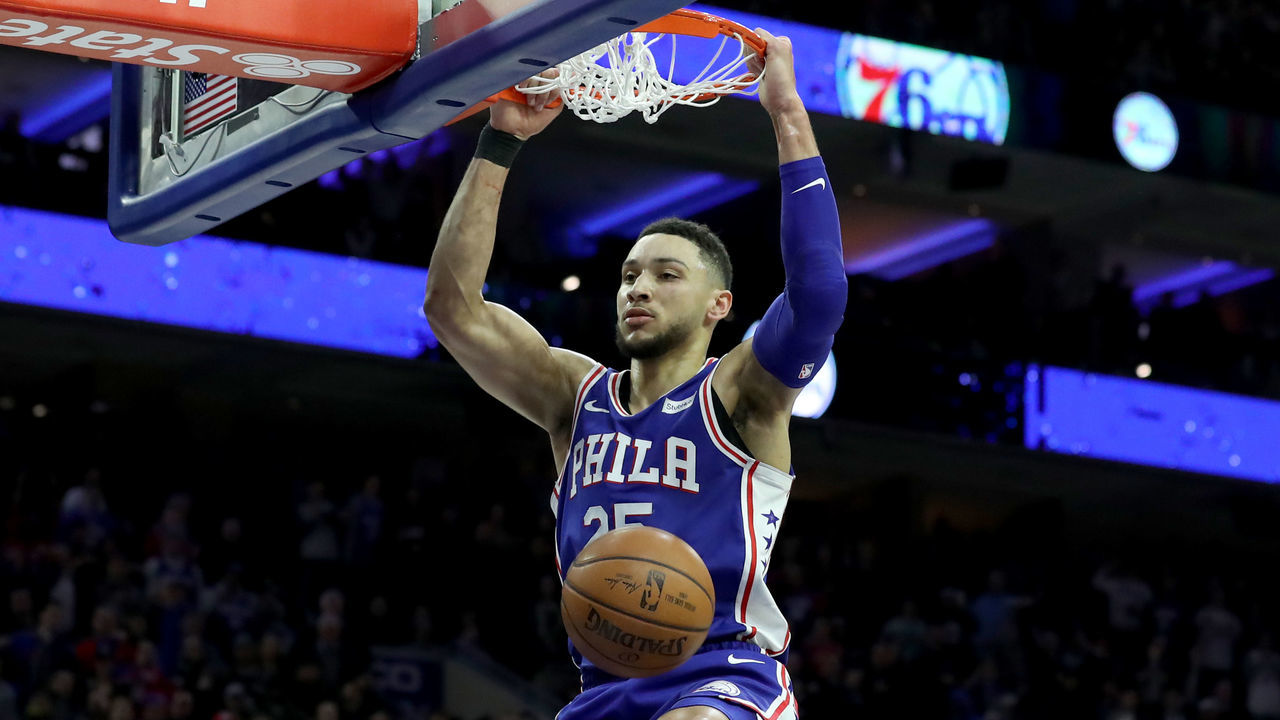 PHILADELPHIA, PA - JANUARY 3: Ben Simmons #25 of the Philadelphia 76ers dunks the ball against the San Antonio Spurs in the second half at Wells Fargo Center on January 3, 2018 in Philadelphia, Pennsylvania.