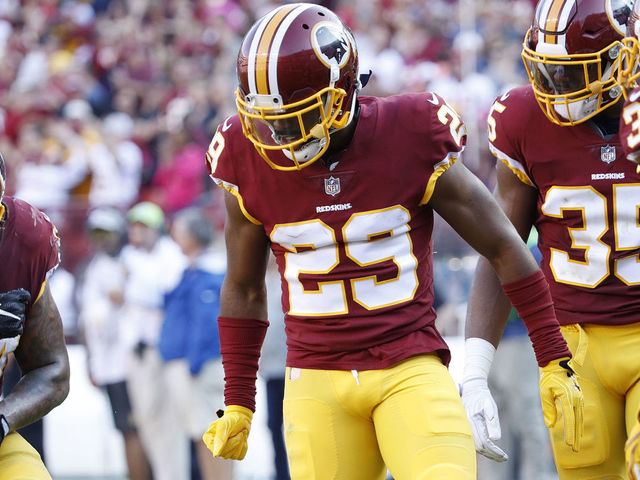 LANDOVER, MD - OCTOBER 15: Kendall Fuller #29 of the Washington Redskins celebrates with teammates after an interception to seal the game in the fourth quarter against the San Francisco 49ers at FedEx Field on October 15, 2017 in Landover, Maryland. The Redskins won 26-24.