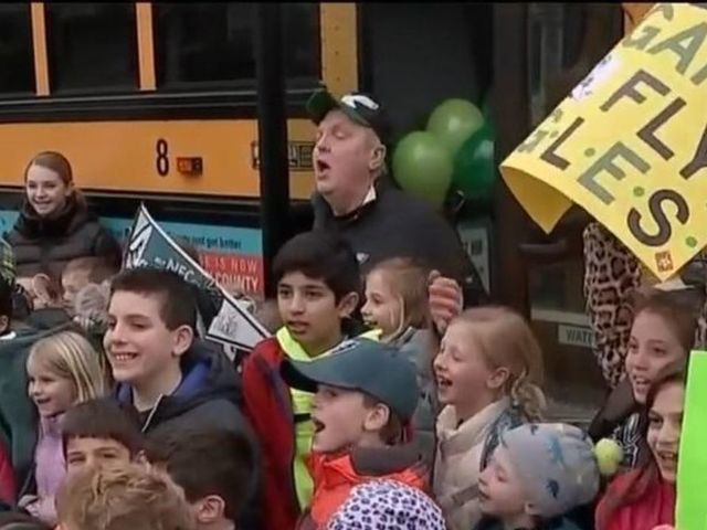 Community raises thousands to send school bus driver to cheer on Eagles at SB