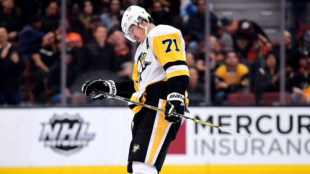 ANAHEIM, CA - JANUARY 17: Evgeni Malkin #71 of the Pittsburgh Penguins reacts after a goal from Ondrej Kase #25 of the Anaheim Ducks to trail the Ducks 4-1 during the second period at Honda Center on January 17, 2018 in Anaheim, California.