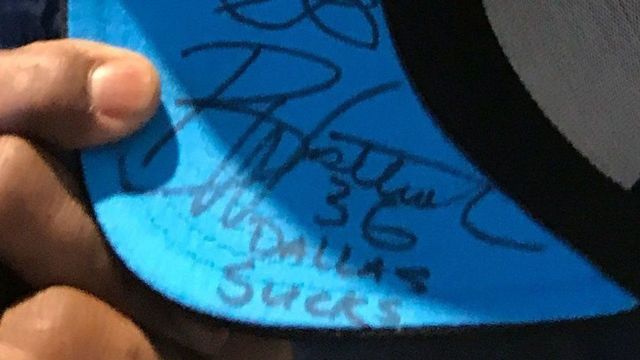Ex-Eagle Westbrook takes jab at Cowboys in autograph