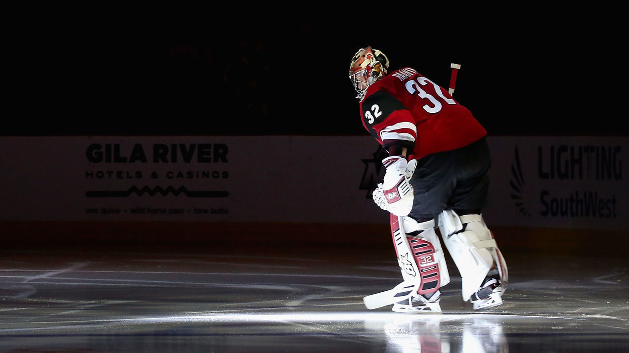 GLENDALE, AZ - JANUARY 22: Goaltender Antti Raanta #32 of the Arizona Coyotes skates out onto the ice before the NHL game against the New York Islanders at Gila River Arena on January 22, 2018 in Glendale, Arizona. The Coyotes defeated the Islanders 3-2 in overtime.