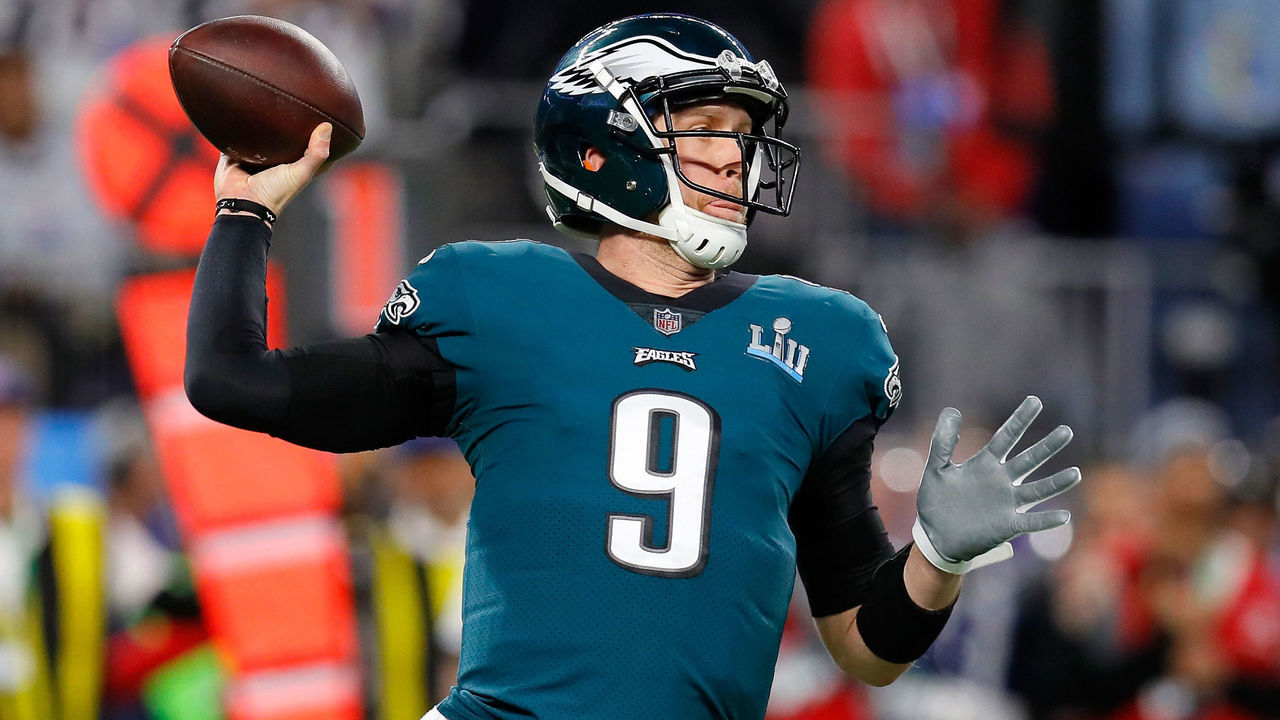 MINNEAPOLIS, MN - FEBRUARY 04: Nick Foles #9 of the Philadelphia Eagles attempts a pass against the New England Patriots during the first quarter in Super Bowl LII at U.S. Bank Stadium on February 4, 2018 in Minneapolis, Minnesota.