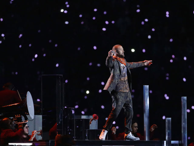 MINNEAPOLIS, MN - FEBRUARY 04: Justin Timberlake performs during the Pepsi Super Bowl LII Halftime Show at U.S. Bank Stadium on February 4, 2018 in Minneapolis, Minnesota.