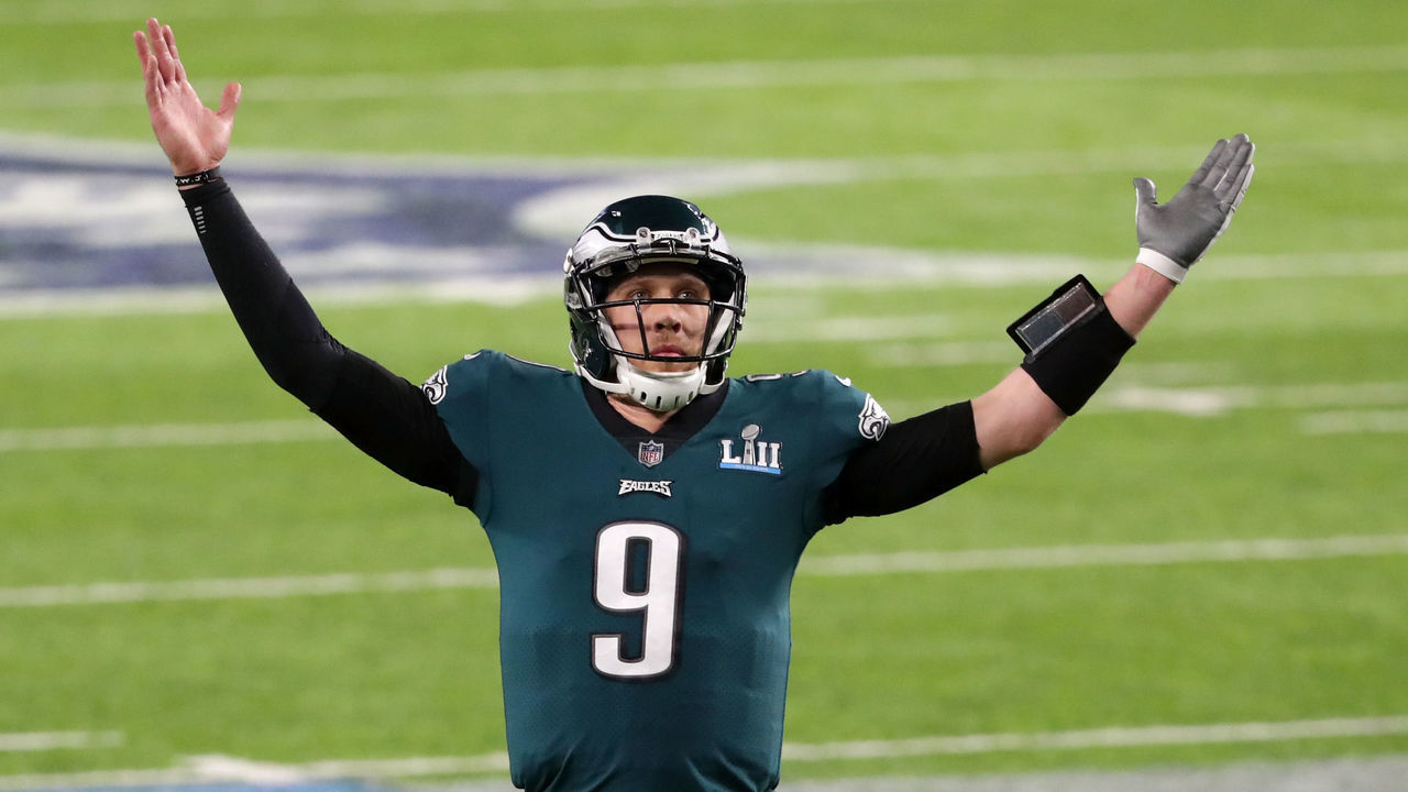 MINNEAPOLIS, MN - FEBRUARY 04: Nick Foles #9 of the Philadelphia Eagles celebrates his 11-yard touchdown pass to Zach Ertz #86 (not pictured) during the fourth quarter against the Philadelphia Eagles in Super Bowl LII at U.S. Bank Stadium on February 4, 2018 in Minneapolis, Minnesota.