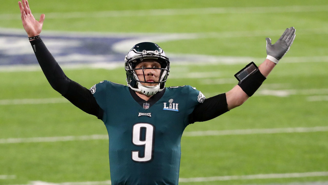 MINNEAPOLIS, MN - FEBRUARY 04: Nick Foles #9 of the Philadelphia Eagles celebrates his 11-yard touchdown pass to Zach Ertz #86 (not pictured) during the fourth quarter against the Philadelphia Eagles in Super Bowl LII at U.S. Bank Stadium on February 4, 2018 in Minneapolis, Minnesota.