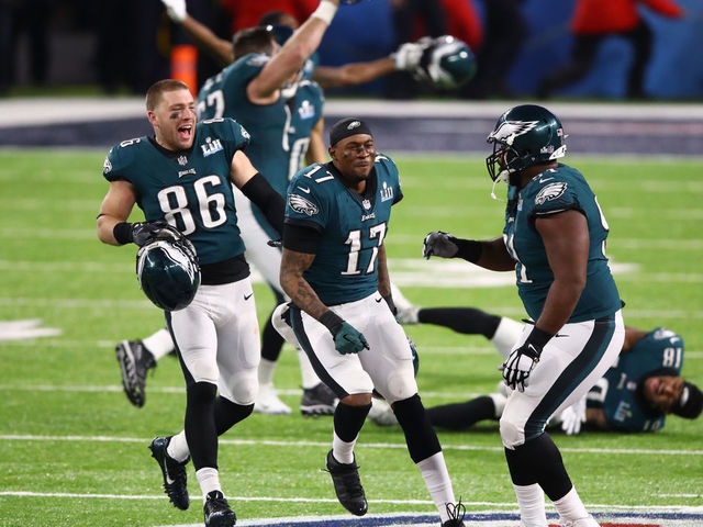 MINNEAPOLIS, MN - FEBRUARY 04: Zach Ertz #86 and Alshon Jeffery #17 of the Philadelphia Eagles celebrate defeating the New England Patriots 41-33 in Super Bowl LII at U.S. Bank Stadium on February 4, 2018 in Minneapolis, Minnesota.