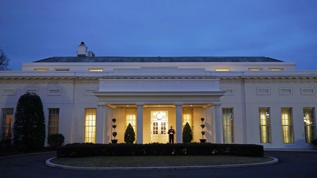 A February 1, 2018 photo shows the West Wing of the White House in Washington, DC. / AFP PHOTO / MANDEL NGAN