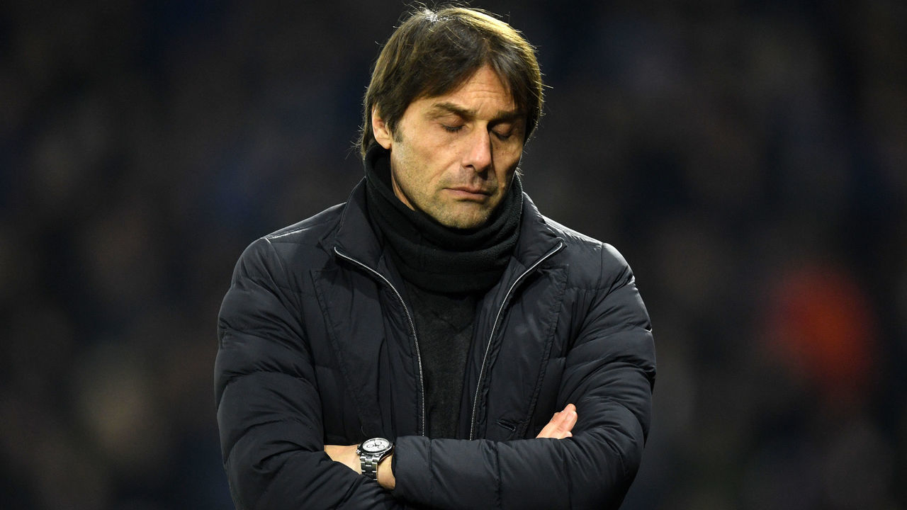 WATFORD, ENGLAND - FEBRUARY 05: Antonio Conte, Manager of Chelsea looks dejected during the Premier League match between Watford and Chelsea at Vicarage Road on February 5, 2018 in Watford, England.