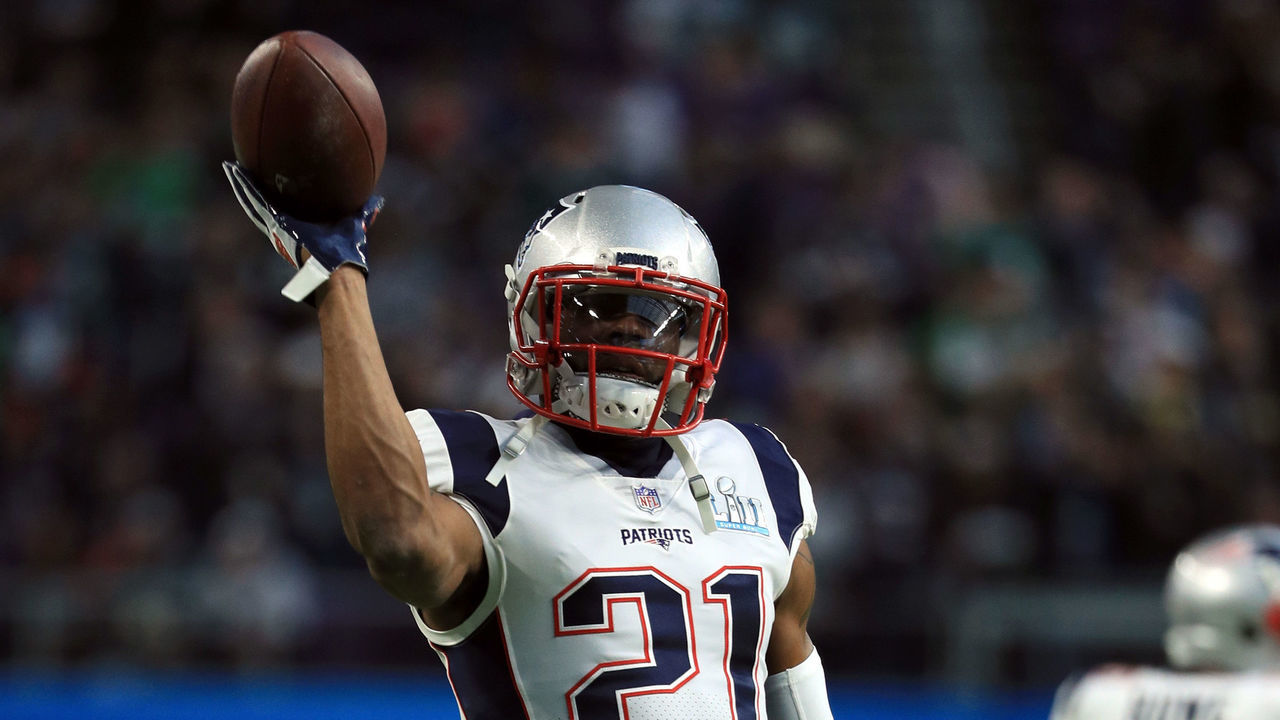 MINNEAPOLIS, MN - FEBRUARY 04: Malcolm Butler #21 of the New England Patriots warms up prior to Super Bowl LII against the Philadelphia Eagles at U.S. Bank Stadium on February 4, 2018 in Minneapolis, Minnesota.