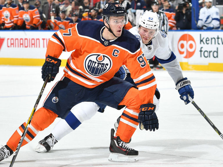 Watch: McDavid explodes for 4 goals vs. Lightning | theScore.com