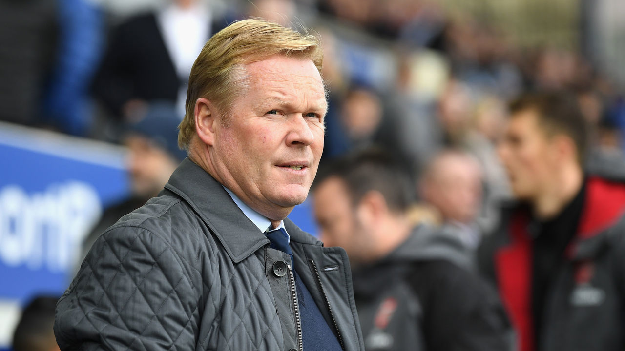 LIVERPOOL, ENGLAND - OCTOBER 22: Ronald Koeman, Manager of Everton looks on prior to the Premier League match between Everton and Arsenal at Goodison Park on October 22, 2017 in Liverpool, England.