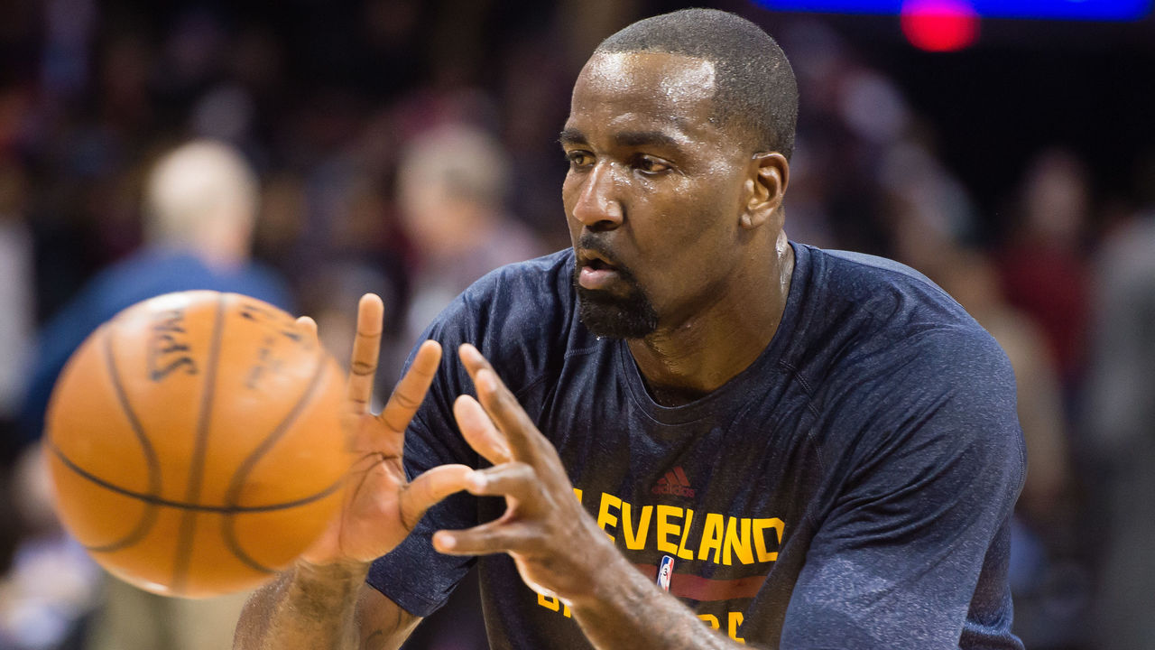 Should the Cleveland Cavaliers sign Kendrick Perkins?