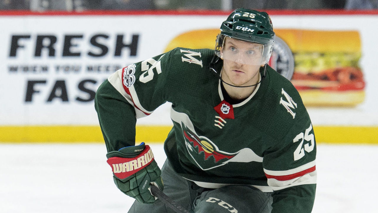 ST PAUL, MN - NOVEMBER 30: Jonas Brodin #25 of the Minnesota Wild controls the puck against the Vegas Golden Knights during the game on November 30, 2017 at Xcel Energy Center in St Paul, Minnesota. The Wild defeated the Knights 4-2.
