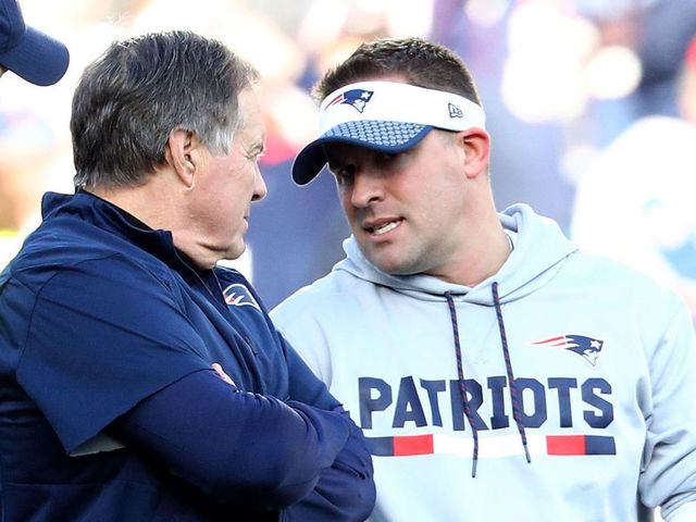 FOXBOROUGH, MA - JANUARY 21: Head coach Bill Belichick of the New England Patriots talks with offensive coordinator Josh McDaniels before the AFC Championship Game against the Jacksonville Jaguars at Gillette Stadium on January 21, 2018 in Foxborough, Massachusetts.