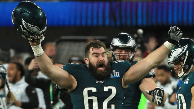MINNEAPOLIS, MN - FEBRUARY 04: Jason Kelce #62 of the Philadelphia Eagles celebrates after defeating the New England Patriots 41-33 in Super Bowl LII at U.S. Bank Stadium on February 4, 2018 in Minneapolis, Minnesota.