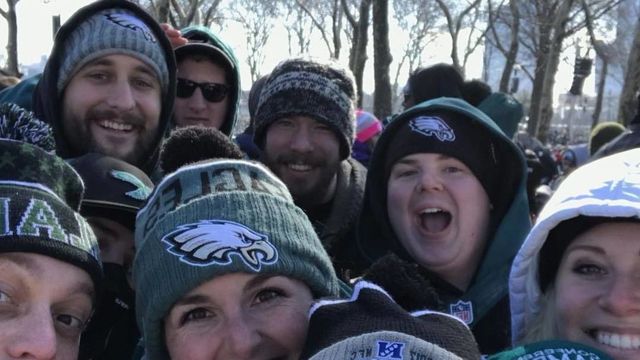 Eagles fans post Instagram photo with Sidney Jones' lost phone during parade