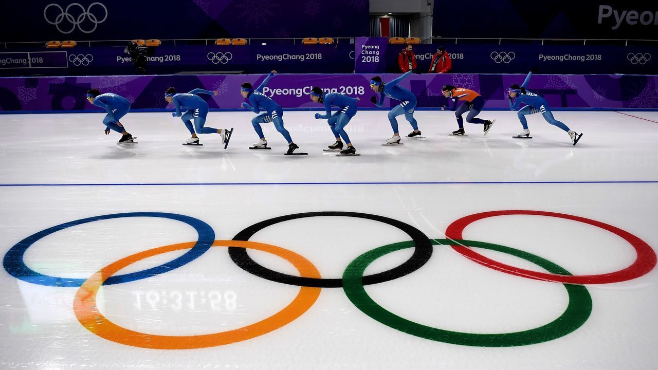 Athletes practice during a speed skating training session at the Gangneung Oval Arena during the 2018 Pyeongchang Winter Olympic Games in Gangneung on February 8, 2018. / AFP PHOTO / ARIS MESSINIS