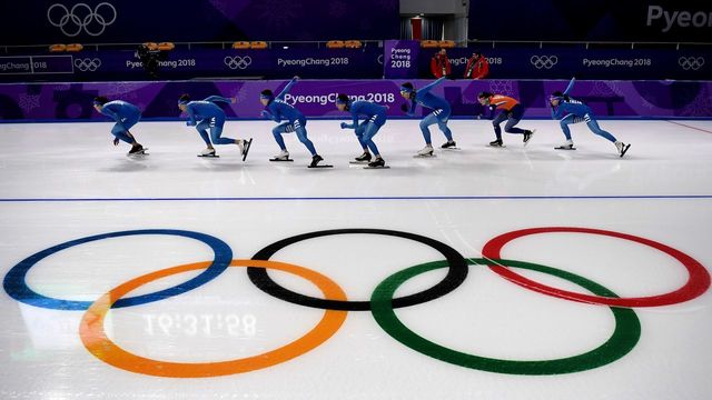 Athletes practice during a speed skating training session at the Gangneung Oval Arena during the 2018 Pyeongchang Winter Olympic Games in Gangneung on February 8, 2018. / AFP PHOTO / ARIS MESSINIS