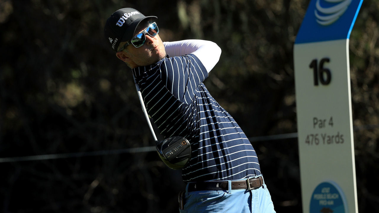 PEBBLE BEACH, CA - FEBRUARY 08: Kevin Streelman plays his shot from the 16th tee during Round One of the AT&T Pebble Beach Pro-Am at Spyglass Hill Golf Course on February 8, 2018 in Pebble Beach, California.