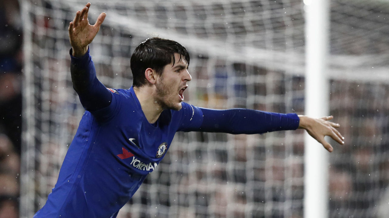 Chelsea's Spanish striker Alvaro Morata reacts to a perceived foul during the FA Cup third round replay football match between Chelsea and Norwich City at Stamford Bridge in London on January 17, 2018. / AFP PHOTO / Adrian DENNIS /