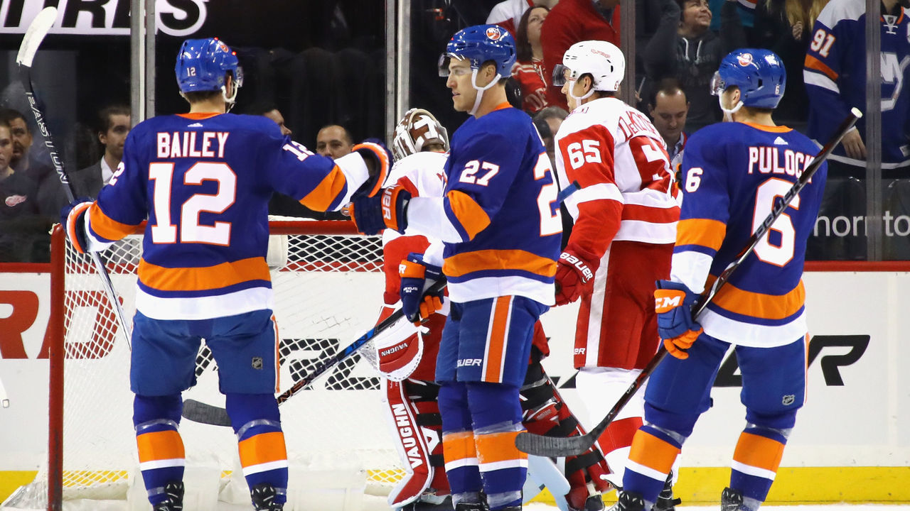 NEW YORK, NY - DECEMBER 19: Anders Lee #27 of the New York Islanders celebrates his goal at 6:32 of the first period against the Detroit Red Wings at the Barclays Center on December 19, 2017 in the Brooklyn borough of New York City.