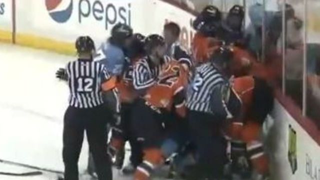 Watch: Intense line brawl breaks out at ECHL game