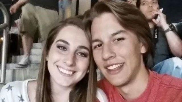 Couple who met at Hawks' 'Swipe Right Night' to wed at Philips Arena