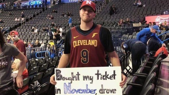 Wade promises tickets to fan who missed out on seeing him in Cleveland