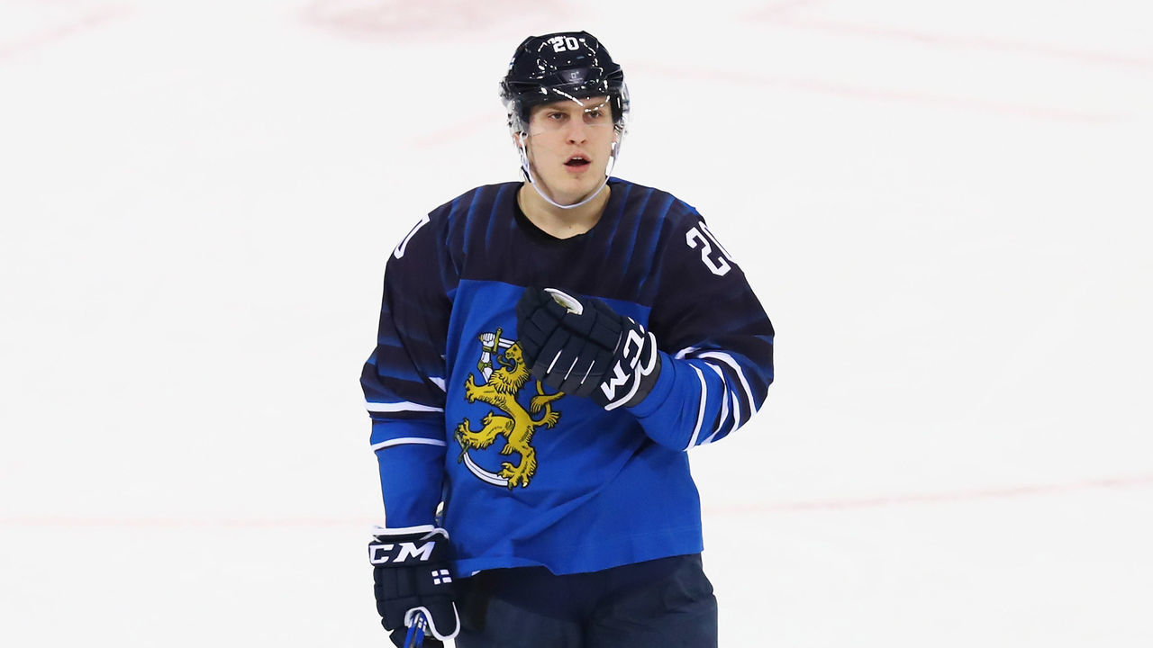 GANGNEUNG, SOUTH KOREA - FEBRUARY 15: Eeli Tolvanen of Finland celebrates scoring his teams fourth goal of the game with team mate Petri Kontiola during the Men's Ice Hockey Preliminary Round Group C game on day six of the PyeongChang 2018 Winter Olympic Games at Gangneung Hockey Centre on February 15, 2018 in Gangneung, South Korea.