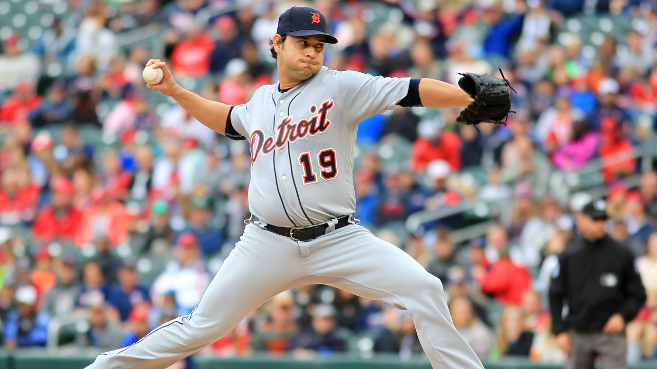 MINNEAPOLIS, MN - OCTOBER 1: Anibal Sanchez #19 of the Detroit Tigers pitches against the Minnesota Twins in the first inning during their baseball game on October 1, 2017 at Target Field in Minneapolis, Minnesota.