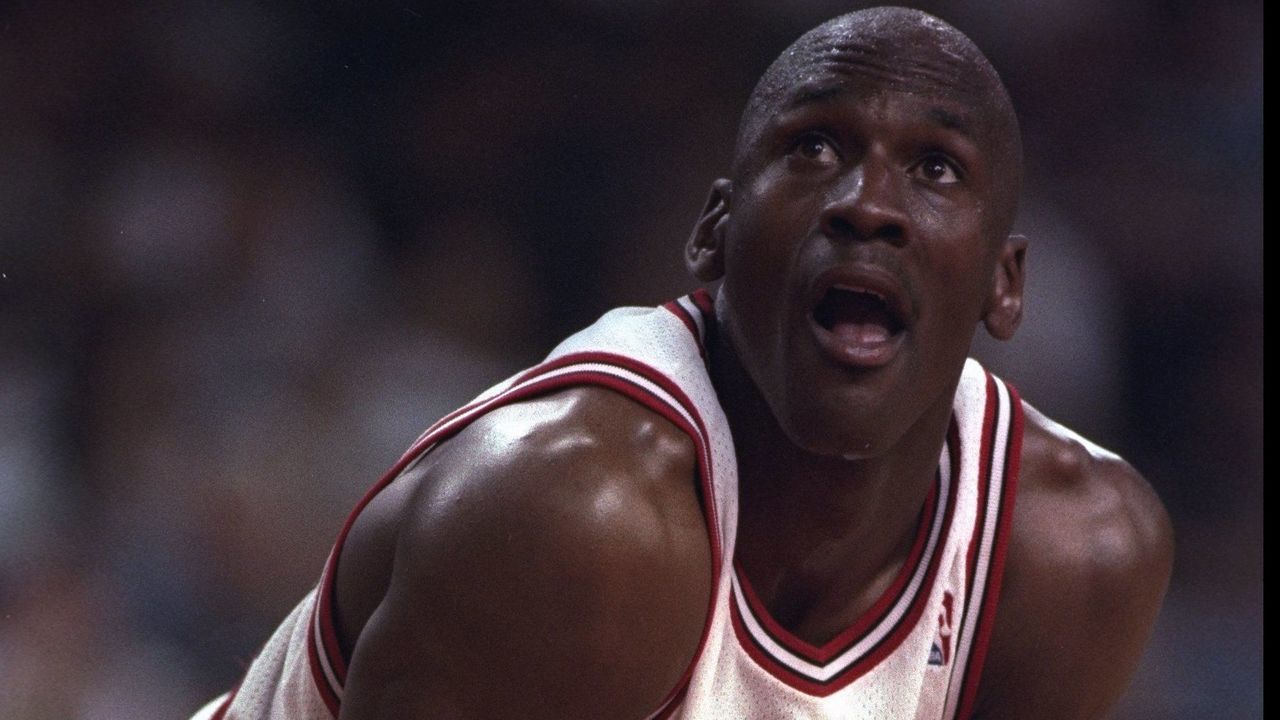 19 Jun 1993: CHICAGO BULLS GUARD MICHAEL JORDAN CHECKS THE SCOREBOARD DURING THEIR 129-121 LOSS TO THE PHOENIX SUNS IN GAME THREE OF THE 1993 NBA FINALS AT THE UNITED CENTER IN CHICAGO, ILLINOIS. Mandatory Credit: Jonathan Daniel /Allsport