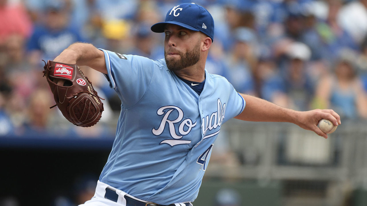 KANSAS CITY, MO - AUGUST 6: Danny Duffy #41 of the Kansas City Royals throws in the first inning against the Seattle Mariners in game one of a doubleheader at Kauffman Stadium on August 6, 2017 in Kansas City, Missouri.