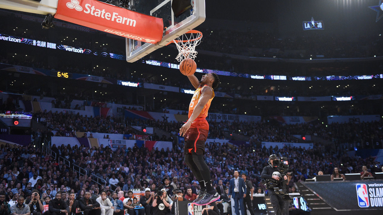 LOS ANGELES, CA - FEBRUARY 17: Donovan Mitchell #45 of the Utah Jazz competes in the 2018 Verizon Slam Dunk Contest at Staples Center on February 17, 2018 in Los Angeles, California.