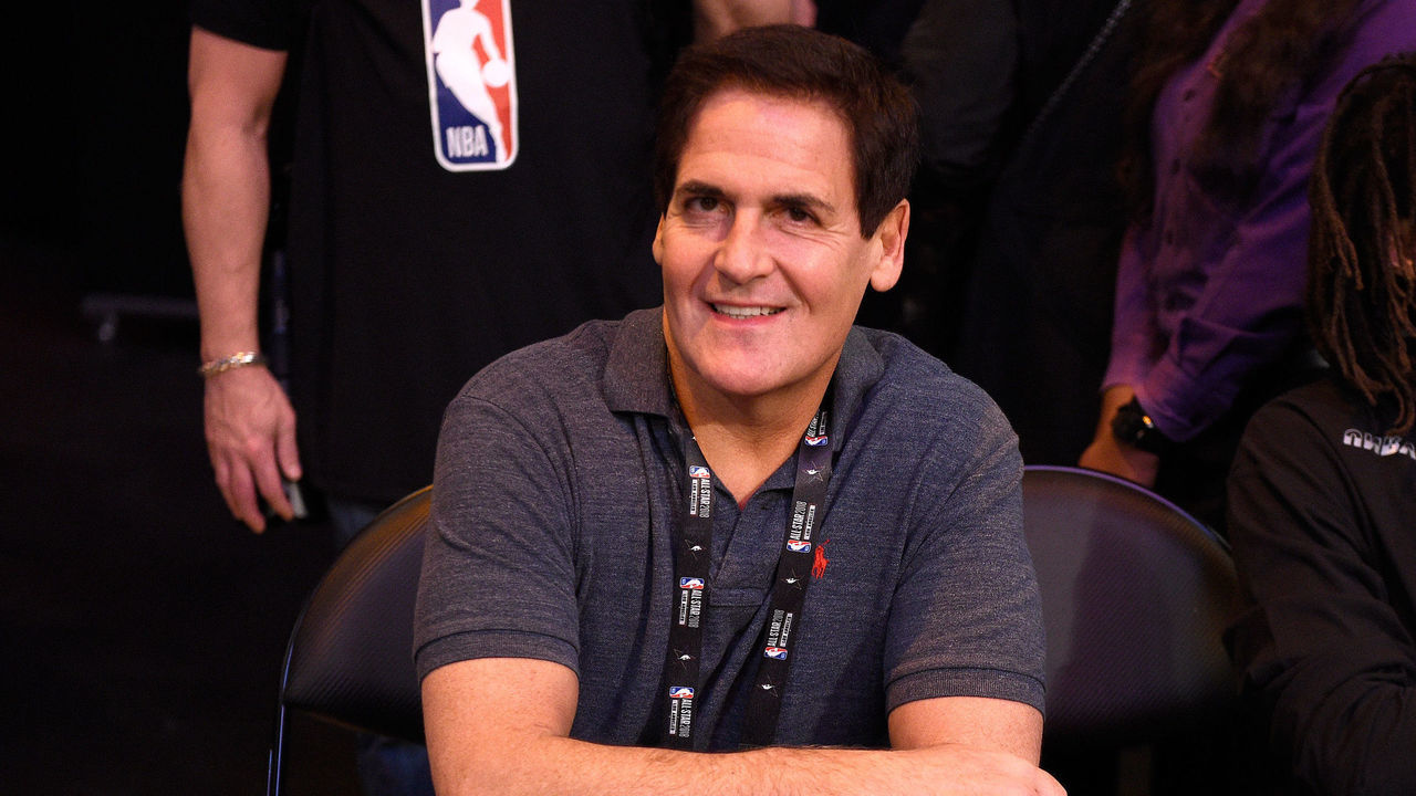 LOS ANGELES, CA - FEBRUARY 17: Dallas Mavericks owner Mark Cuban and J. Cole attend the 2018 JBL Three-Point Contest at Staples Center on February 17, 2018 in Los Angeles, California.