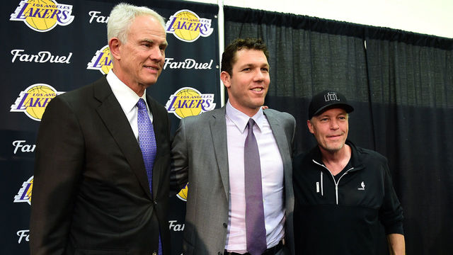 EL SEGUNDO, CA - JUNE 21: Luke Walton poses for a picture with Los Angeles Lakers General Manager Mitch Kupchak and part owner Jim Buss after he is introduced as the new head coach becoming the 26th Los Angeles Laker head coach at Toyota Sports Center on June 21, 2016 in El Segundo, California.