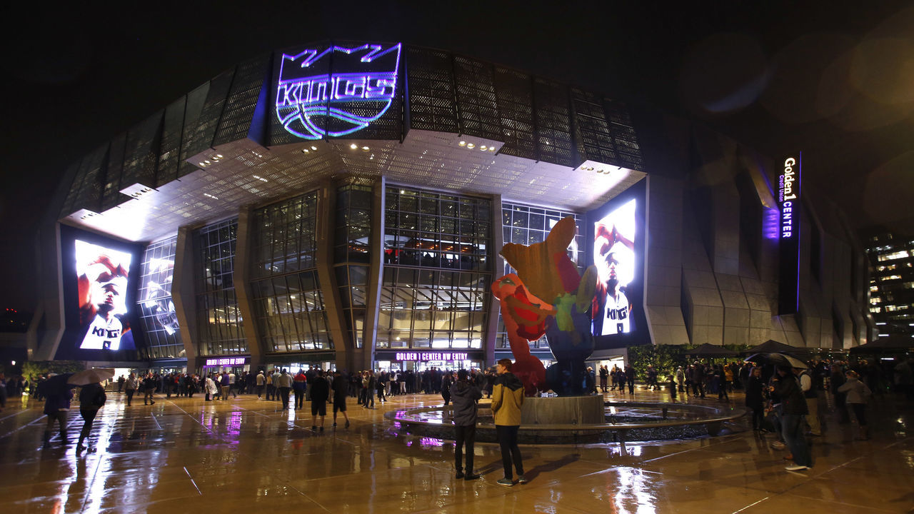 SACRAMENTO, CA - OCTOBER 27: A general exterior view of the arena prior to the game beween the San Antonio Spurs and Sacramento Kings at Golden 1 Center on October 27, 2016 in Sacramento, California. NOTE TO USER: User expressly acknowledges and agrees that, by downloading and or using this photograph, User is consenting to the terms and conditions of the Getty Images Agreement. Mandatory Copyright Notice: Copyright 2016 NBAE