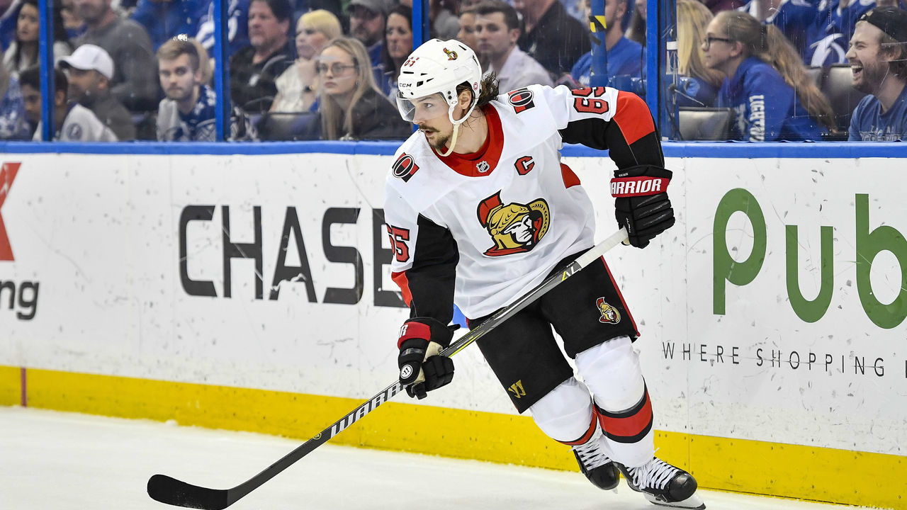 TAMPA, FL - DECEMBER 21: Ottawa Senators defender Erik Karlsson (65) during the third period of an NHL game between the Ottawa Senators and the Tampa Bay Lightning on December 21, 2017 at Amalie Arena in Tampa, FL. The Lightning defeated the Senators 4-3 in a shootout.