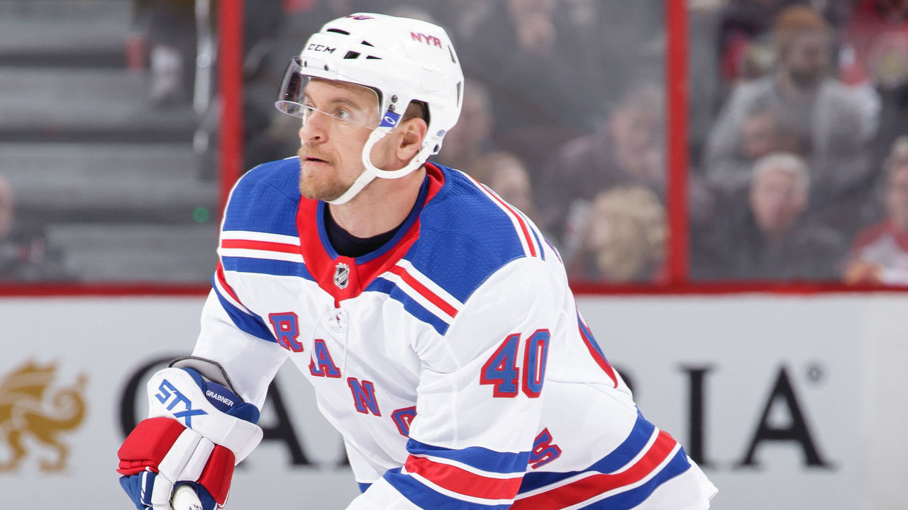 OTTAWA, ON - DECEMBER 4: Michael Grabner #40 of the New York Rangers skates against the Ottawa Senators at Canadian Tire Centre on December 4, 2017 in Ottawa, Ontario, Canada.
