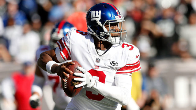 OAKLAND, CA - DECEMBER 03: Geno Smith #3 of the New York Giants looks to pass against the Oakland Raiders during their NFL game at Oakland-Alameda County Coliseum on December 3, 2017 in Oakland, California.