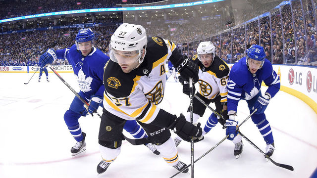 Report: Bergeron leaves in walking boot after loss to Maple Leafs
