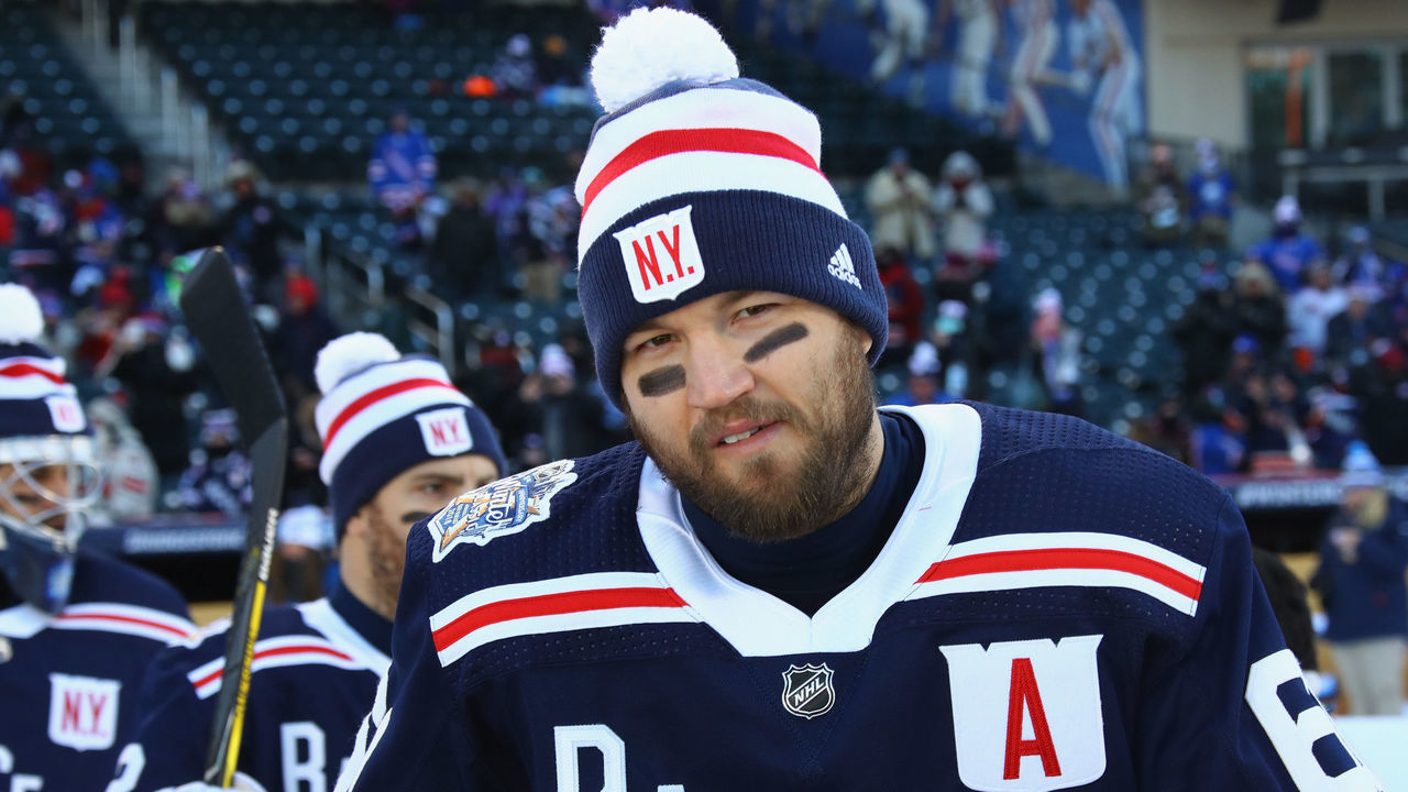 NEW YORK, NY - JANUARY 01: Rick Nash #61 of the New York Rangers walks out for warmups prior to the game against the Buffalo Sabres in the 2018 Bridgestone NHL Winter Classic at Citi Field on January 1, 2018 in the Flushing neighborhood of the Queens borough of New York City. The Rangers defeated the Sabres 3-2 in overtime.