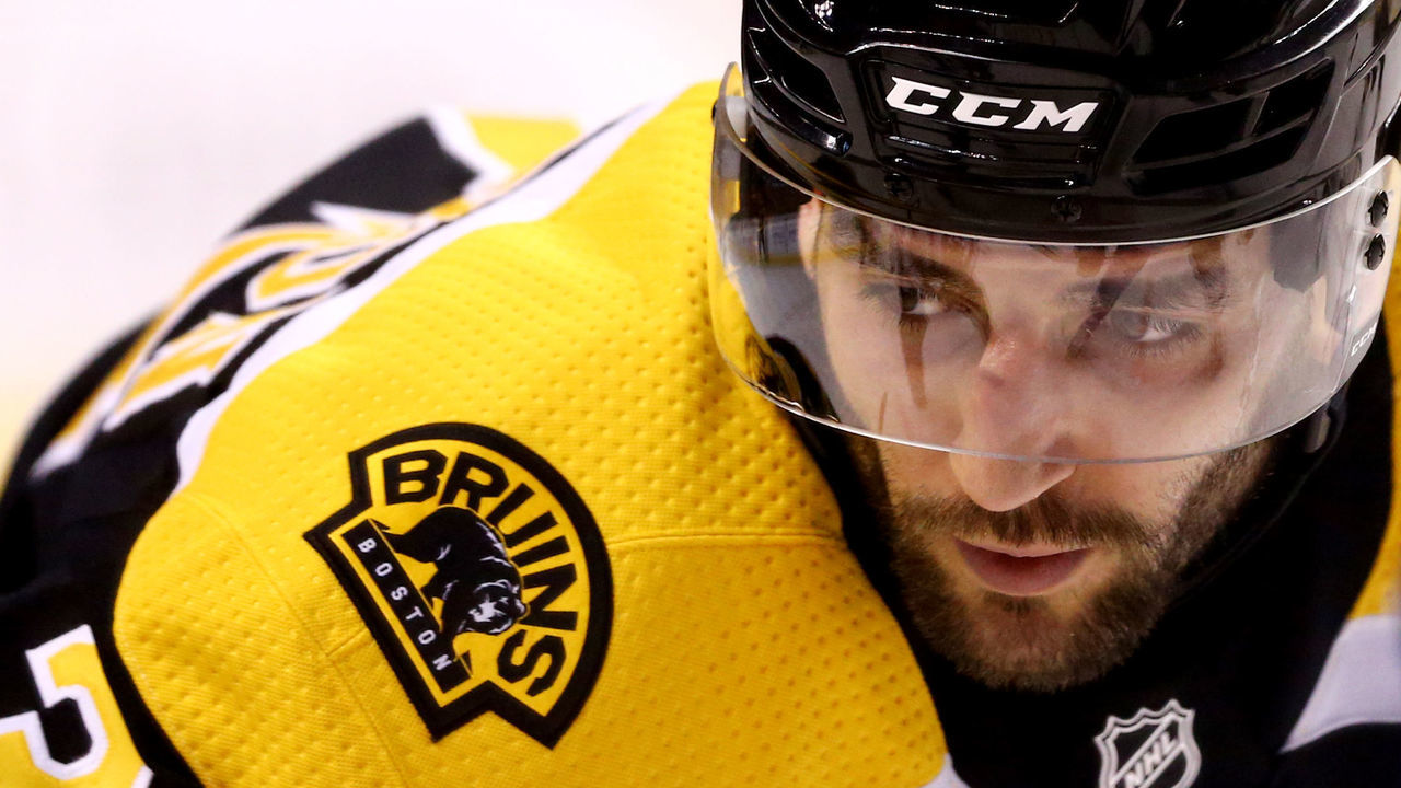 BOSTON, MA - DECEMBER 21: Patrice Bergeron #37 of the Boston Bruins looks on during the first period against the Winnipeg Jets at TD Garden on December 21, 2017 in Boston, Massachusetts.