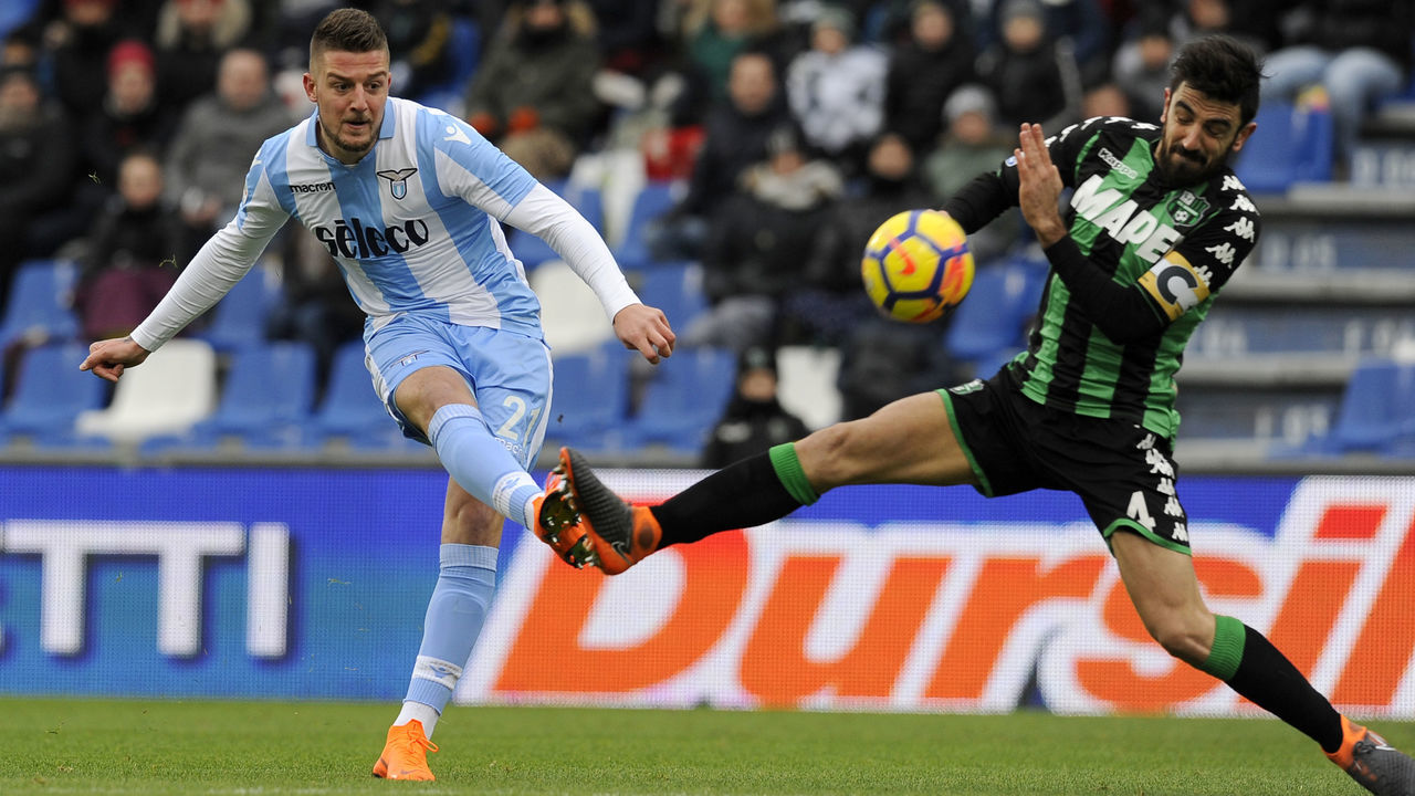 REGGIO NELL'EMILIA, REGGIO EMILIA - FEBRUARY 25: Sergej Milinkovic Savic of SS Lazio scores their opening goal during the serie A match between US Sassuolo and SS Lazio at Mapei Stadium - Citta' del Tricolore on February 25, 2018 in Reggio nell'Emilia, Italy.