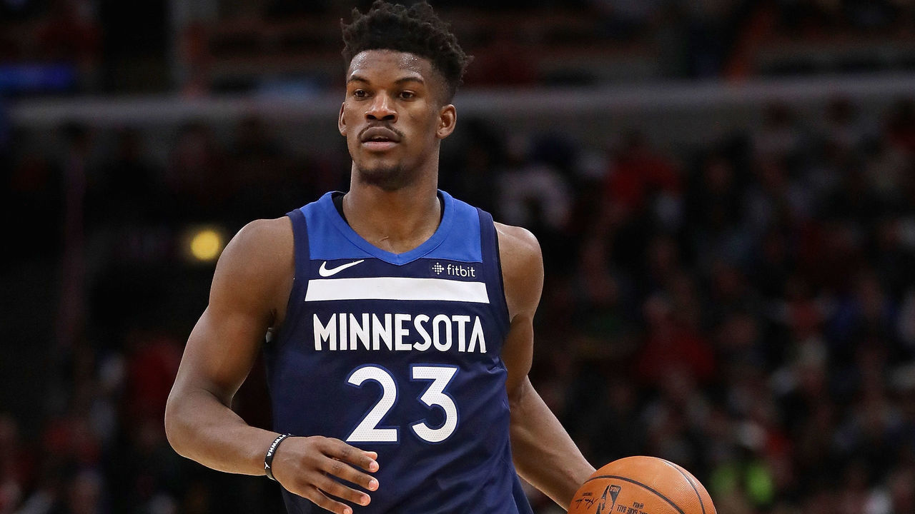 CHICAGO, IL - FEBRUARY 09: Jimmy Butler #23 of the Minnesota Timberwolves brings the ball up the court against the Chicago Bulls at the United Center on February 9, 2018 in Chicago, Illinois. The Bulls defeated the Timberwolves 114-113.