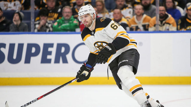 BUFFALO, NY - FEBRUARY 25: Boston Bruins right wing Rick Nash (61) skates up ice during an NHL game between the Boston Bruins and Buffalo Sabres on February 25, 2018, at the First Niagara Center in Buffalo, NY. (Jerome Davis/Icon Sportswire via Getty Images)