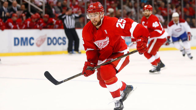 DETROIT, MI - JANUARY 16: Mike Green #25 of the Detroit Red Wings skates against the Montreal Canadiens at Joe Louis Arena on January 16, 2017 in Detroit, Michigan.