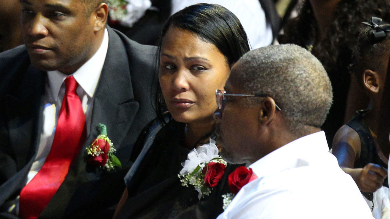 MEMPHIS, TN - AUGUST 4: Sherra Wright, ex-wife of Lorenzen Wright and Herbert Wright Sr., father of Lorenzen Wright sit during a memorial service honoring the life of Lorenzen Wright on August 4, 2010 at FedExForum in Memphis, Tennessee. Mandatory Copyright Notice: Copyright 2010 NBAE