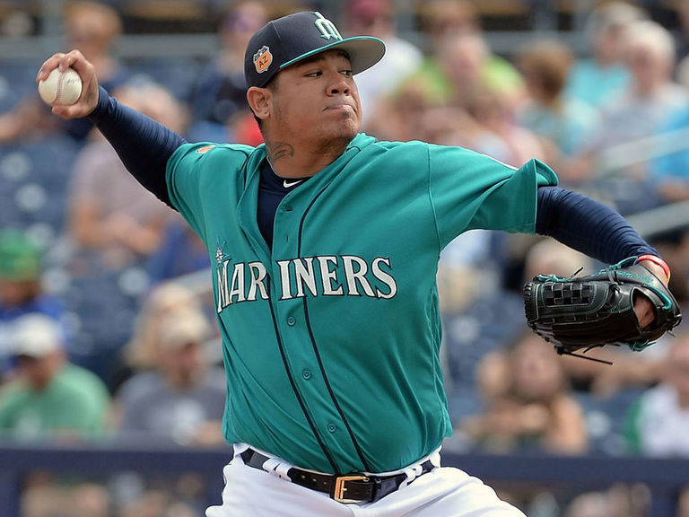 Mariners ace Felix Hernandez still hurting a day after getting hit on his  right forearm by a line drive